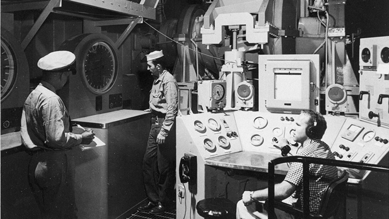 Illustration for article titled The World's First Nuclear Submarine Was Launched 60 Years Ago